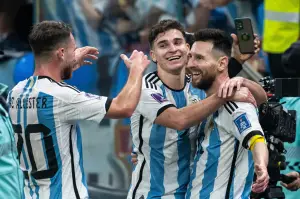Alexis MacAllister Julian Alvarez Lionel Messi Argentinien vs Kroatien WM 2022