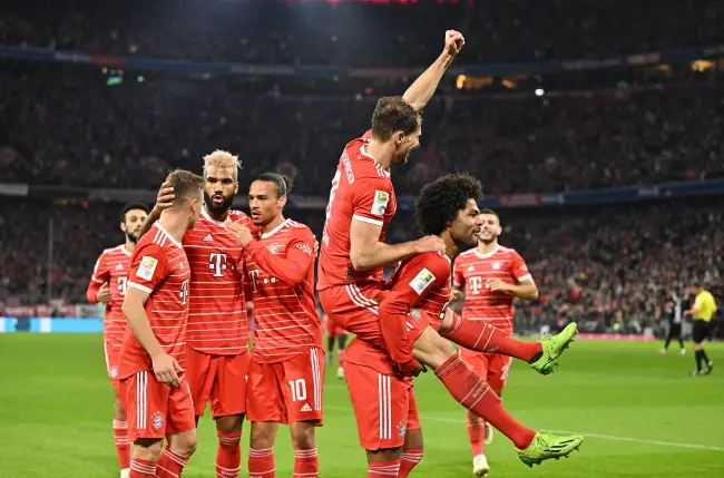 Joshua Kimmich, Eric Maxim Choupo-Moting, Leroy Sane, Leon Goretzka und Serge Gnabry FC Bayern München